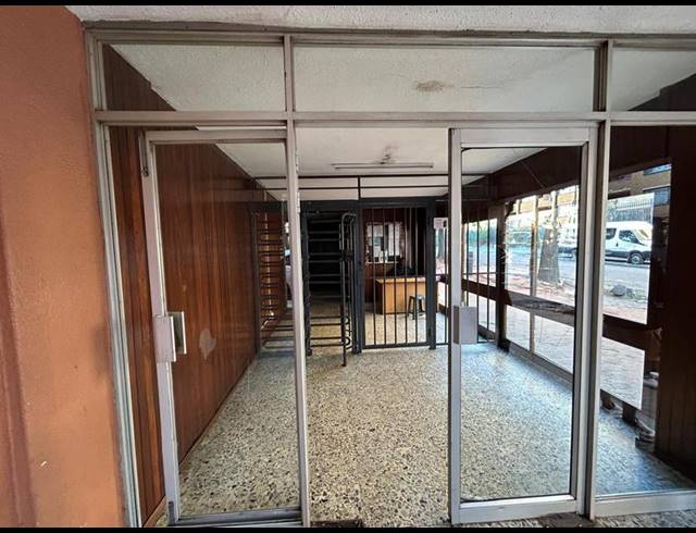 4 BEDROOM APARTMENT FOR SALE IN HILLBROW